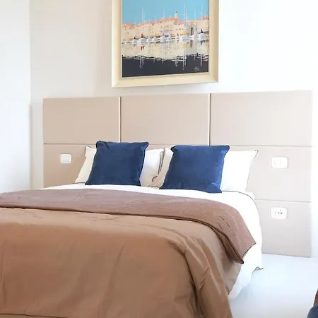 Villa Monaco Border Above Beach Idyllic Position *